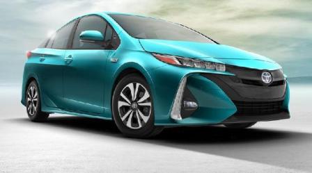Toyota Prius Prime Mobil plug-in Terlaris di Dunia
