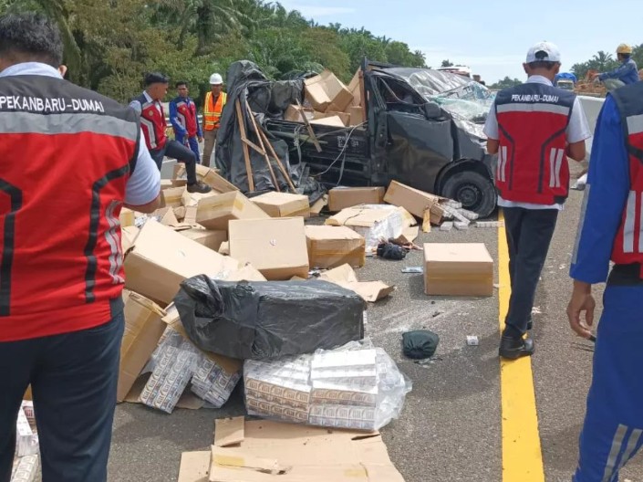 Kecelakaan Maut di Ruas Tol Pekanbaru-Dumai, Mobil Terbalik Sopir Tewas