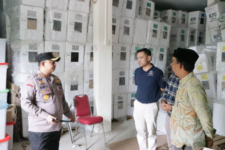 Pastikan Kesiapan Pengamanan Logistik, Kapolres Siak Cek Gudang Penyimpanan KPU