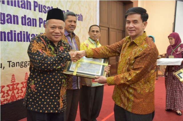 Pemkab Bengkalis Raih Penghargaan Sistem Penjaminan Mutu Pendidikan 