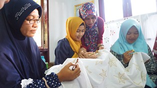  Batik Jalur Segera Hiasi Kabupaten Kuantan Singingi