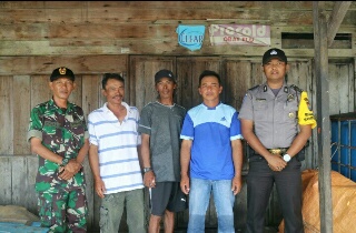 Nelayan Inhil Dikagetkan Benda Berupa Kotak Terombang Ambing Di lautan