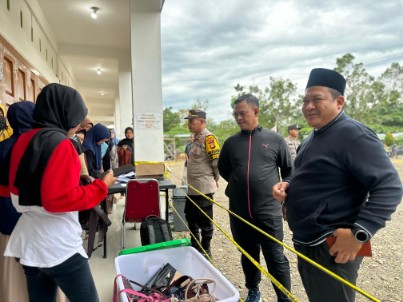 Sambil Olahraga, Kapolres Rohul Monitoring dan Cek Penyortiran Pelipatan Surat Suara