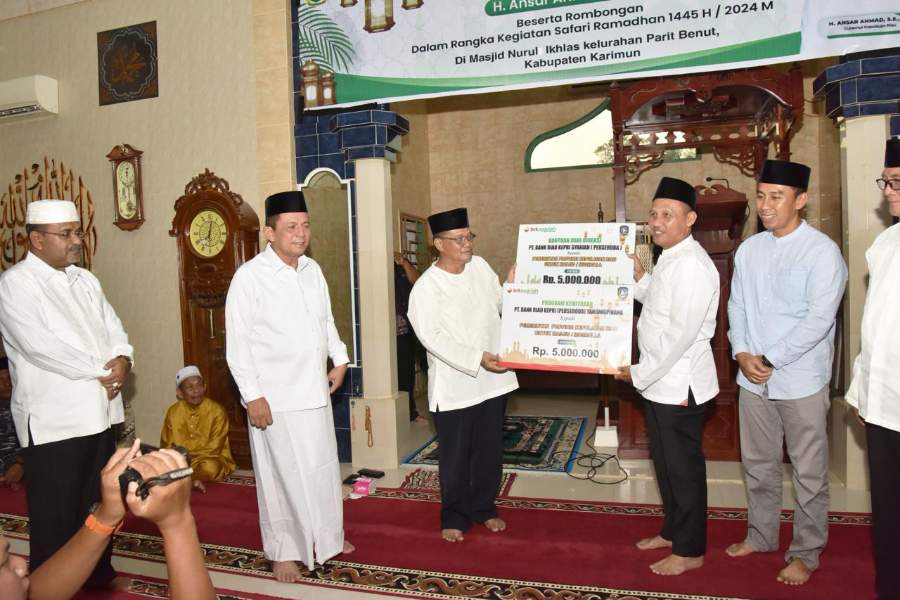 Kunker ke Karimun, Direksi BRK Syariah Lanjutkan Safari Ramadan Bersama Pemprov Kepri dan Berikan Bantuan CSR