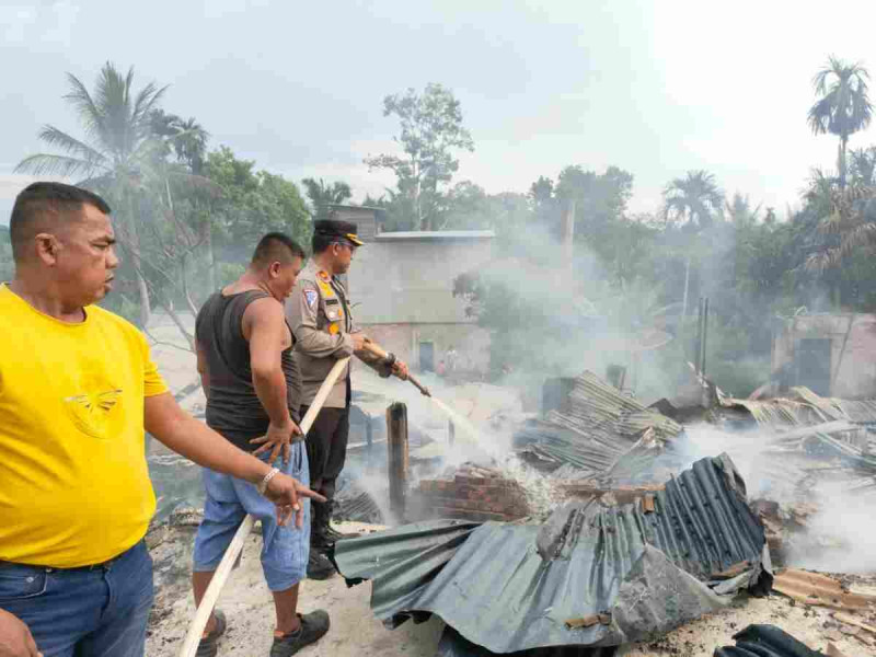 17 Kios Semi Permanen di Inhil Hangus Dilalap Sijago Merah