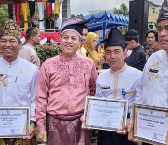 PMPTSP NAKER Raih Penghargaan Dinas Paling Inovatif