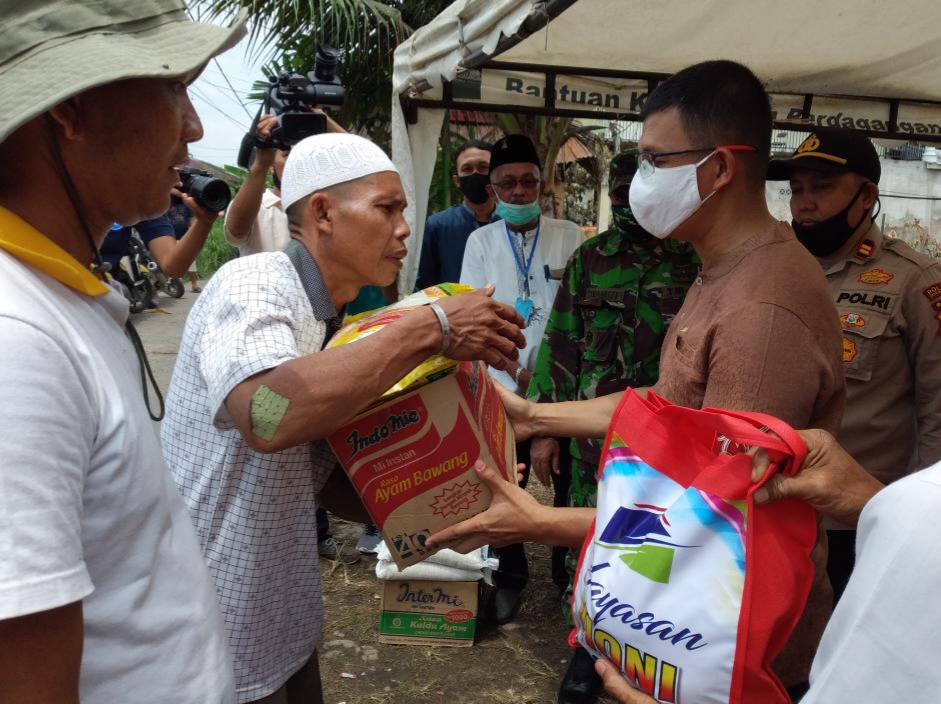 Korban Kebakaran di Tembilahan Terima Bantuan dari Dandim, Kapolres dan Yayasan Vioni Bersaudara