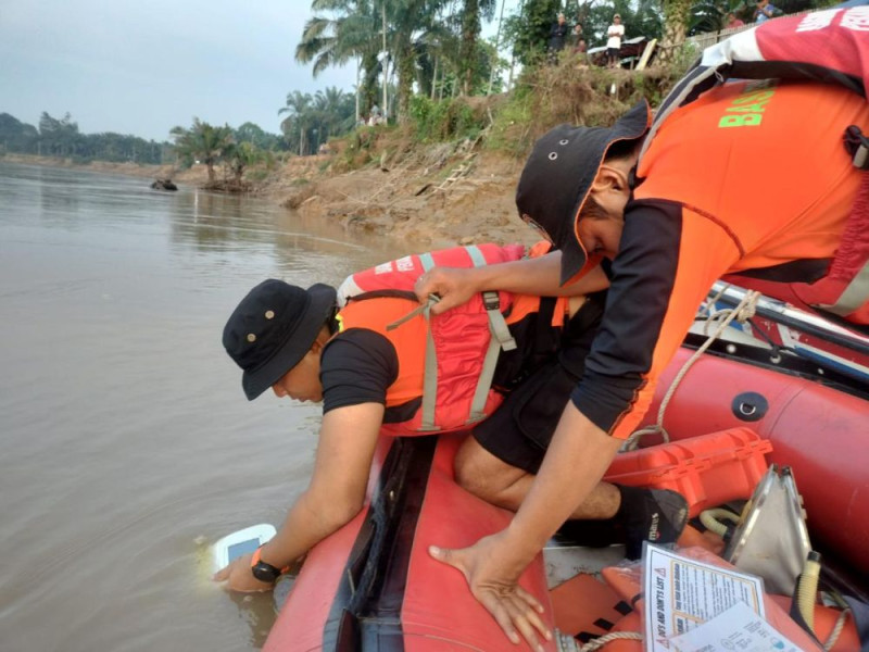 Sampan Pemancing Karam di Sungai Indragiri, 1 Orang Dinyatakan Hilang