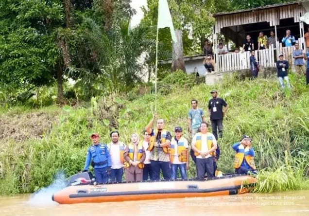 Bupati Inhu Buka Pacu Sampan Godang: Jaga Budaya Sekaligus Gerakkan Ekonomi UMKM
