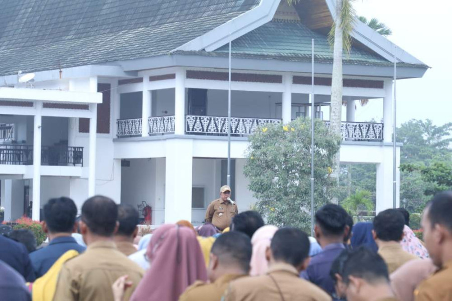 Pimpin Apel Perdana Usai Libur Idul Fitri 1445 H, Bupati Siak Alfedri Sampaikan Pesan Penting