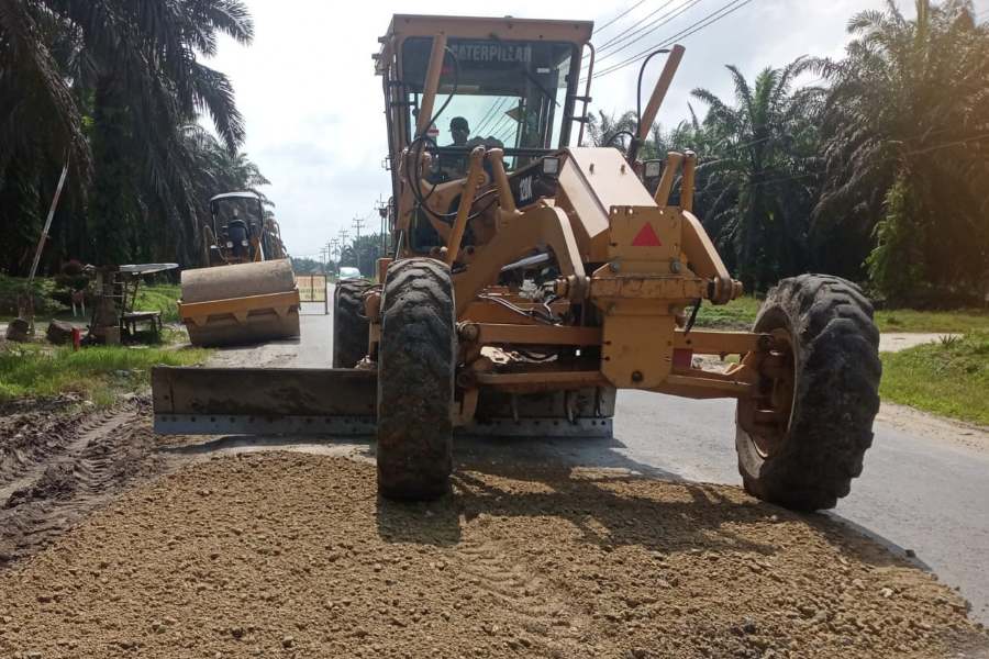 Ruas Jalan Cerenti-Air Molek Ditargetkan 'Mulus' Menjelang Idul Fitri