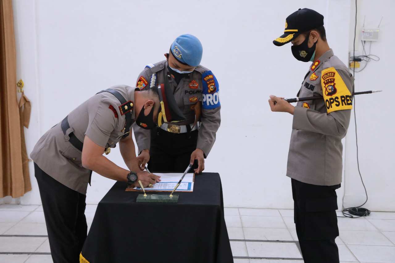 Resmi Diserahterimakan, Kapolres Inhil Pimpin Sertijab Wakapolres