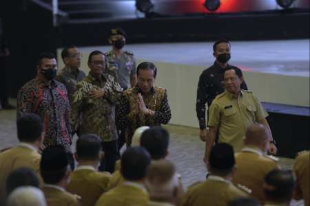 Presiden Jokowi Minta Kepala Daerah Sering Masuk Pasar