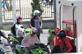  Per Oktober, Harga Premium Turun Solar Naik