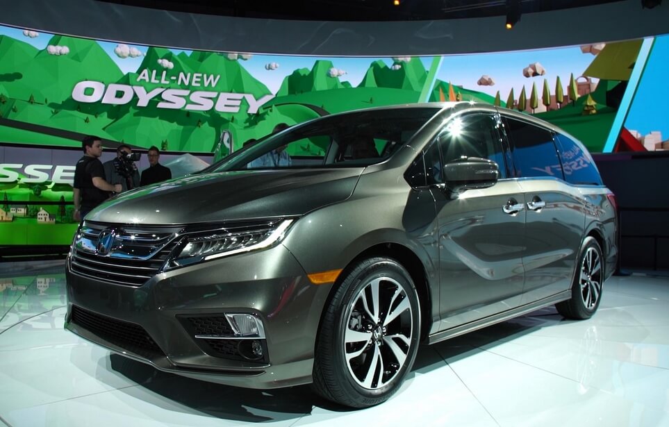 MPV Premiun Odyssey Dibanderol Rp 718 Juta