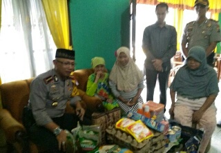 Resta Pekanbaru Kunjungi Janda Tua Pekanbaru 