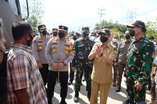 Tinjau Pos Penyekatan Perbatasan, Kapolda Pastikan Para Kapolres Pimpin Langsung Giat Di Lapangan