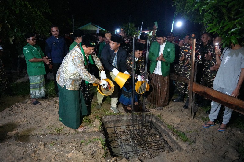 Silaturahmi dengan Warga Sukamaju Singingi Hilir, Bupati Sekaligus Letakkan Batu Pertama Yayasan Al Hidayah
