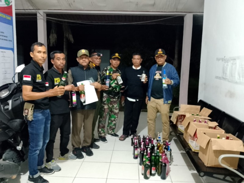 Acara Orgen Tunggal, Satpol PP Siak Temukan Ratusan Botol Miras