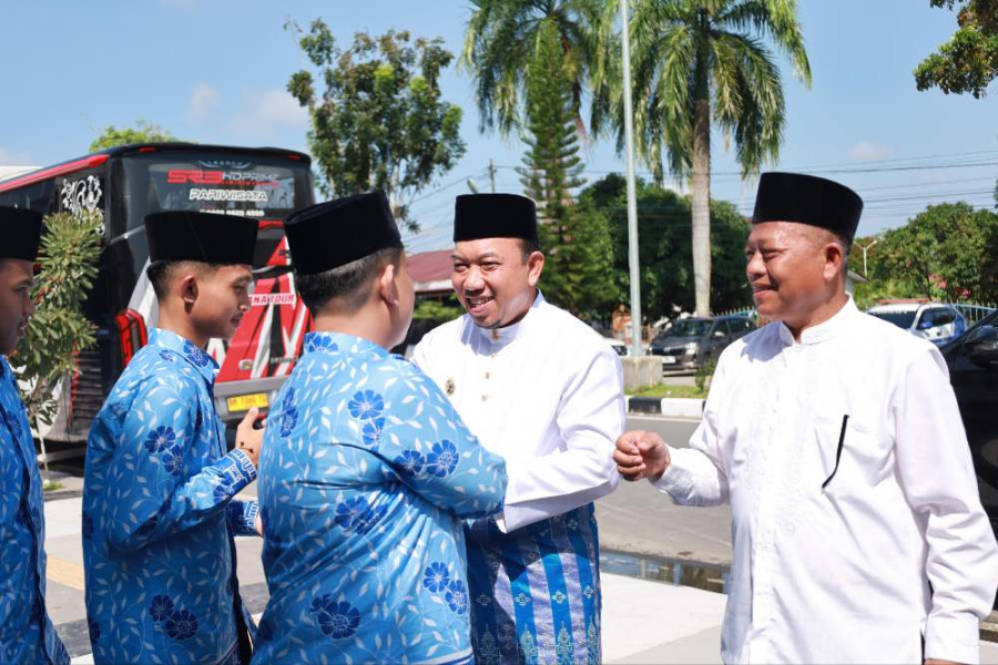 Wabup Siak Lepas Kafilah Ikuti MTQ Riau ke Dumai