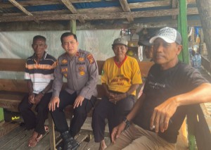 Sambangi Masyarakat, Polsek Kawasan Pelabuhan Tembilahan Ajak Wujudkan Pilkada Damai
