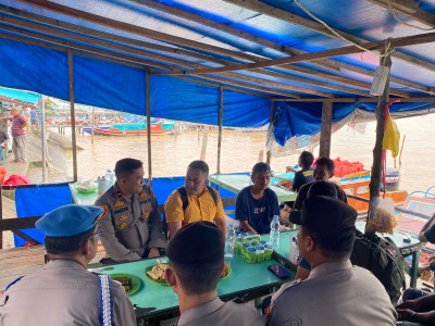 Jelang Pilkada, Polsek Kawasan Pelabuhan Tembilahan Terus Gencar Lakukan Cooling System