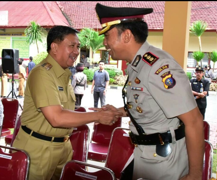 Wabup Inhil Hadiri Upacara di SPN