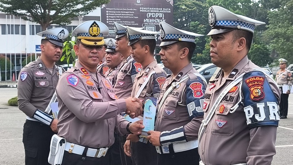 Heroik di Lapangan, 6 Anggota Ditlantas Polda Riau Diganjar Reward