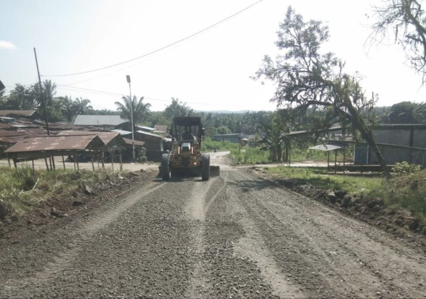 PUPR Riau Tancap Gas Fungsionalkan Jalan Rusak di Rokan Hulu