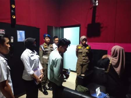 Terjaring Razia, Puluhan Pasangan Muda Mudi Digiring Satpol PP Pekanbaru