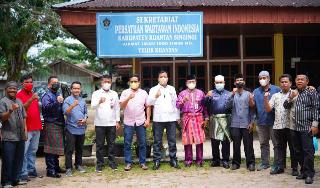 Momen Hari Pers, Plt Bupati Kuansing Bawa Tumpeng ke PWI