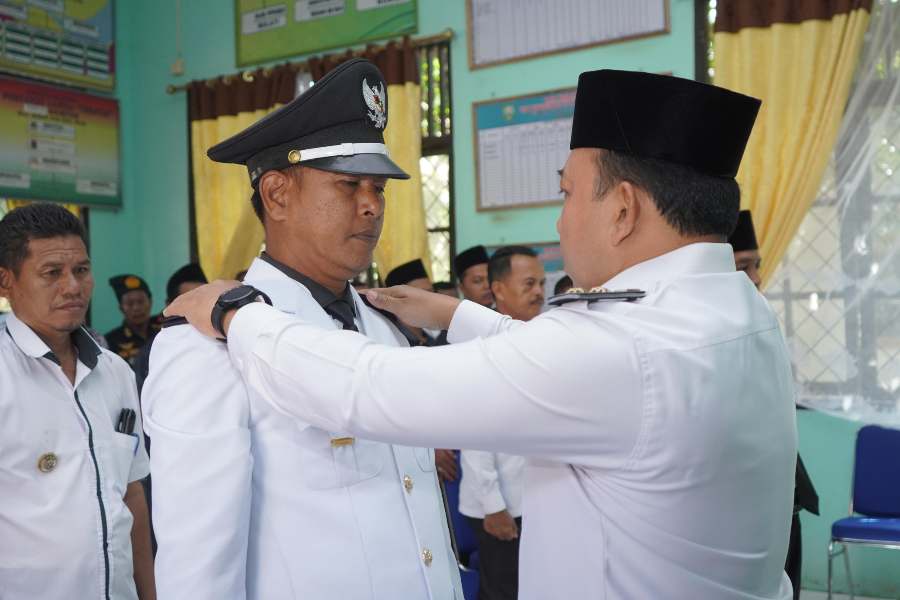Lantik Pejabat Penghulu Rempak Sabak Auh, Wabup Husni Minta Posyandu Diaktifkan