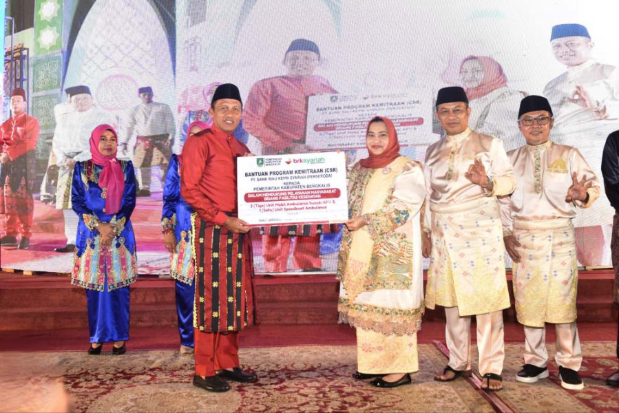Tingkatkan Layanan Kesehatan, BRK Syariah Beri Bantuan Ambulance Kepada Pemkab Bengkalis