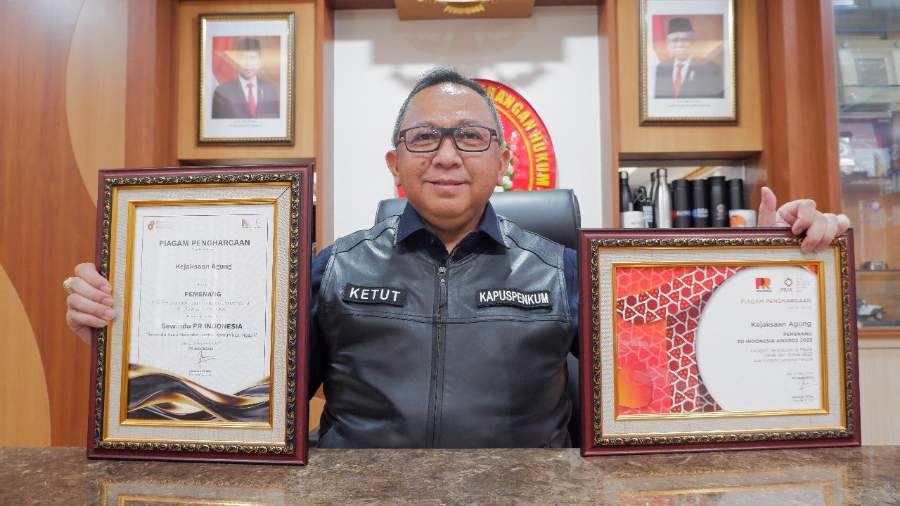 Dinilai Instansi Berpengaruh di Bidang Komunikasi, Kejagung RI Kembali Raih Penghargaan