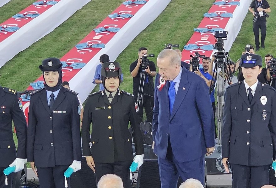 Briptu Putri, Polwan Riau Inspiratif Lulusan Terbaik Akademi Kepolisian Turki 2025