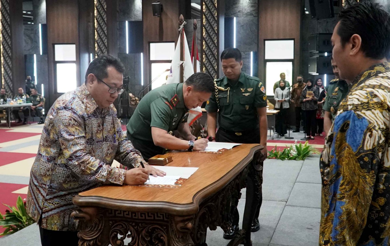Penanda-tanganan PKS Antara SMSI dan TNI AD Bentuk Sinergi Dalam Menjaga NKRI Dan Cita-cita Kemerdekaan