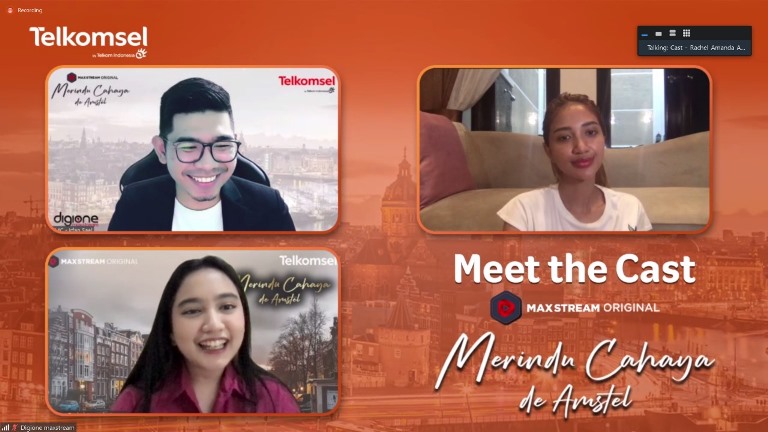  Telkomsel Gelar Meet the Cast Bersama para Pemain Film Merindu Cahaya de Amstel dan Pelanggan di Sumatera