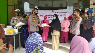 Peduli Keselamatan Tenaga Medis, Polres Inhu Serahkan Bantuan APD untuk Puskesmas Sipayung