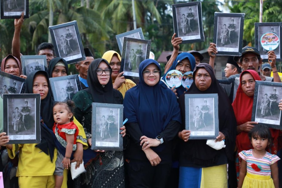 Sambut HUT Siak ke-26, Bupati Afni berbagai kebahagiaan Bersama Warga Teluk Lanus