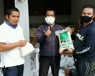 Jelang Ramadhan, Abdul Wahid & FPKB se Riau Siapkan Puluhan Ton Beras untuk Masyarakat 