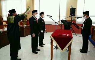 Asisten Adum Jamaluddin Lantik Dua Pejabat Fungsional Dokter Ahli Utama