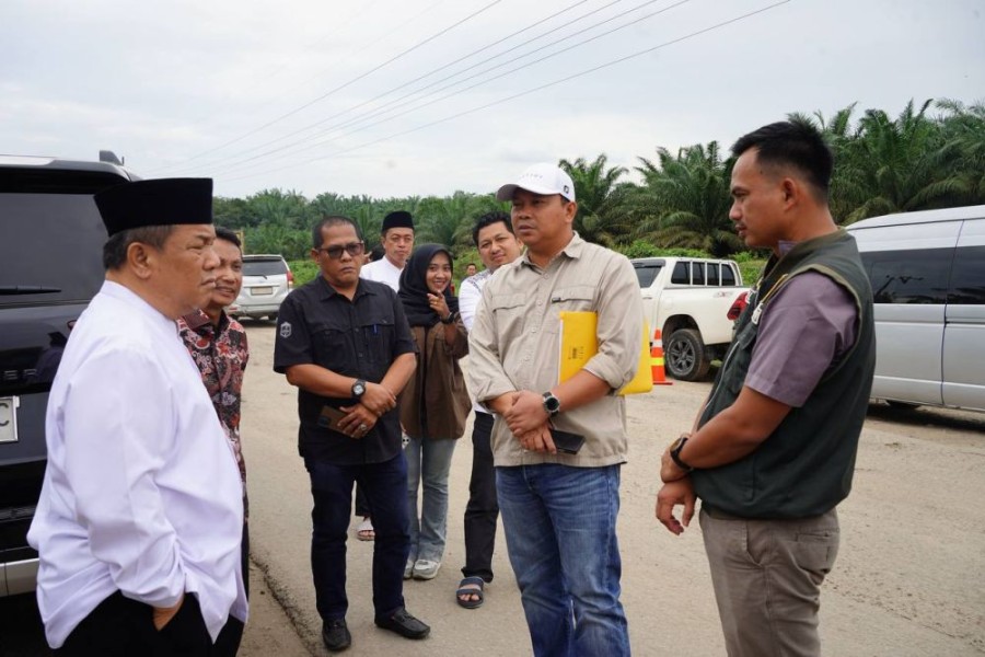Tinjau Jalan Provinsi Ruas Tapung - Talang Danto, Plt Gubri Minta Perbaikan Rampung Jelang Idulfitri
