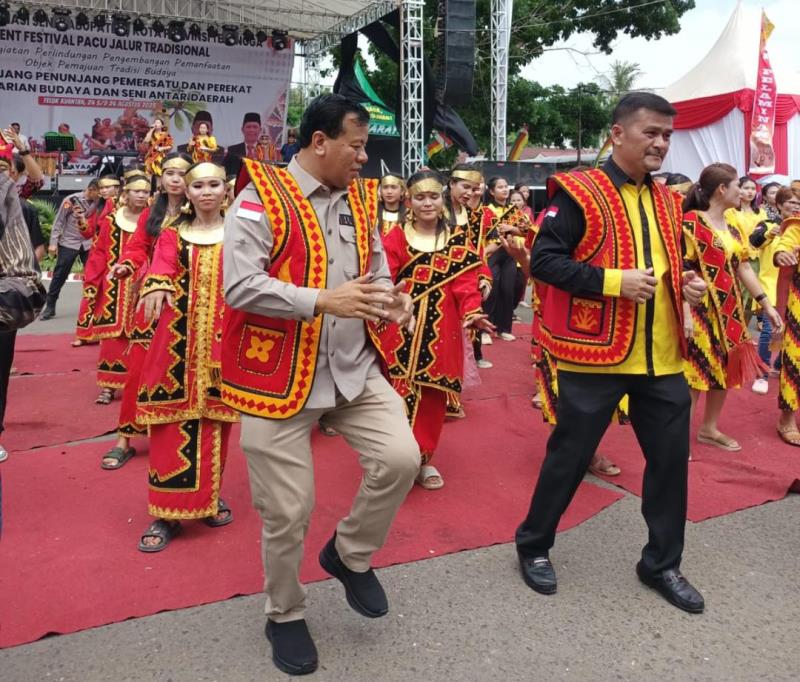 Jaga Kebhinnekaan, Bupati Hadiri Pagelaran Partisipasi FPK dalam Rangka Festival Pacu Jalur Tradisional
