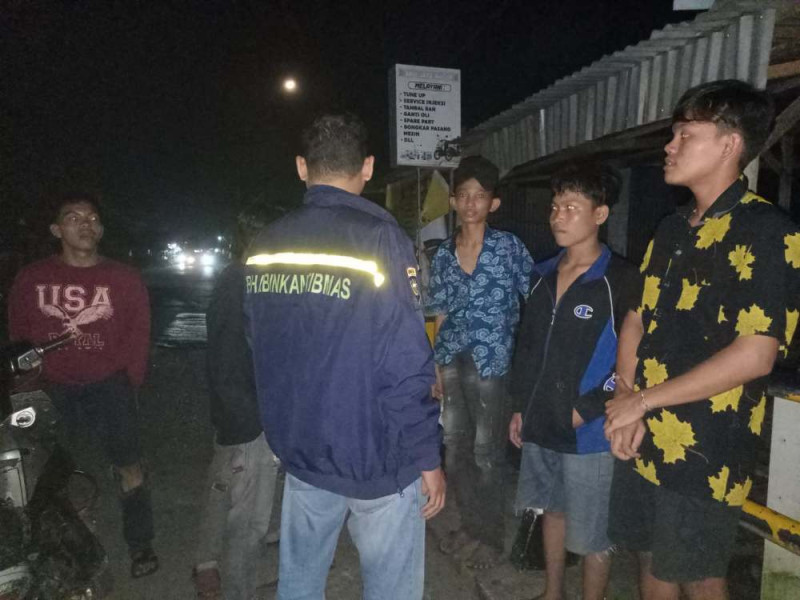 Patroli Malam Hari, Polsek Tembilahan Hulu Cegah Gangguan Kamtibmas Pilkada