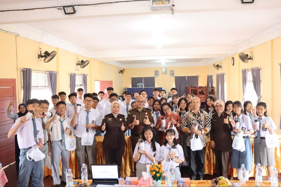 Kejati Riau Bekali Siswa SMKS Dharma Maitreya Bengkalis Materi Pemilu Jurdil