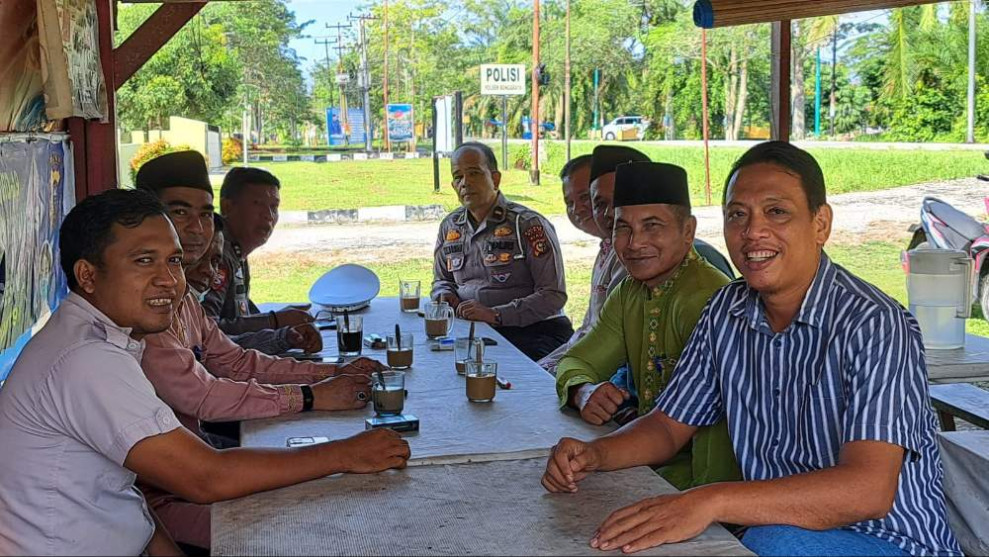 Ciptakan Kamtibmas yang Kondusif, Polsek Bungaraya Sambangi Warga Berikan Himbauan