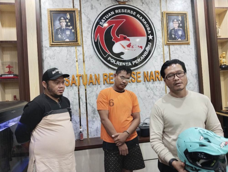 Modus Ekspedisi Helm, Polisi Amankan Penerima Paket Sabu dari Pekanbaru