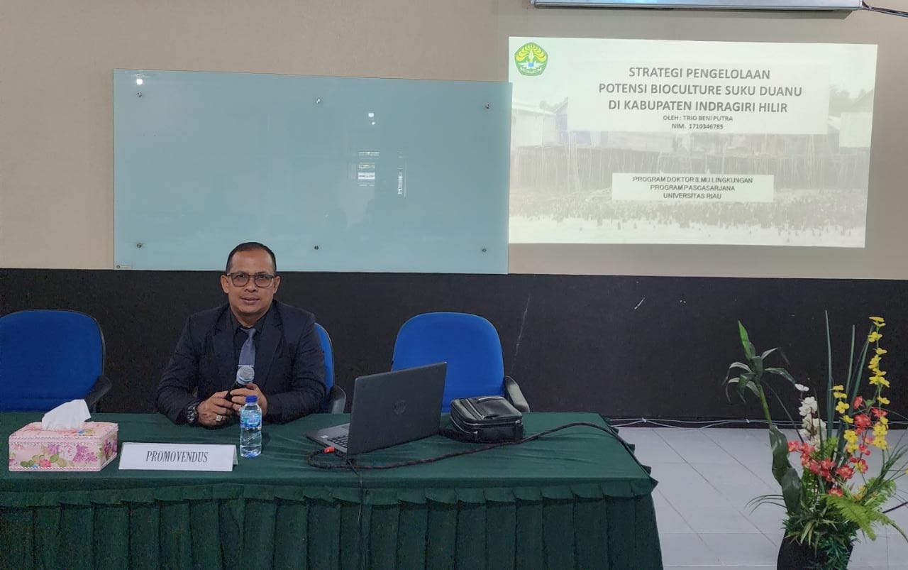 Kadiskominfopers Inhil Trio Beni Raih Gelar Doktor Bidang Ilmu Lingkungan Hidup