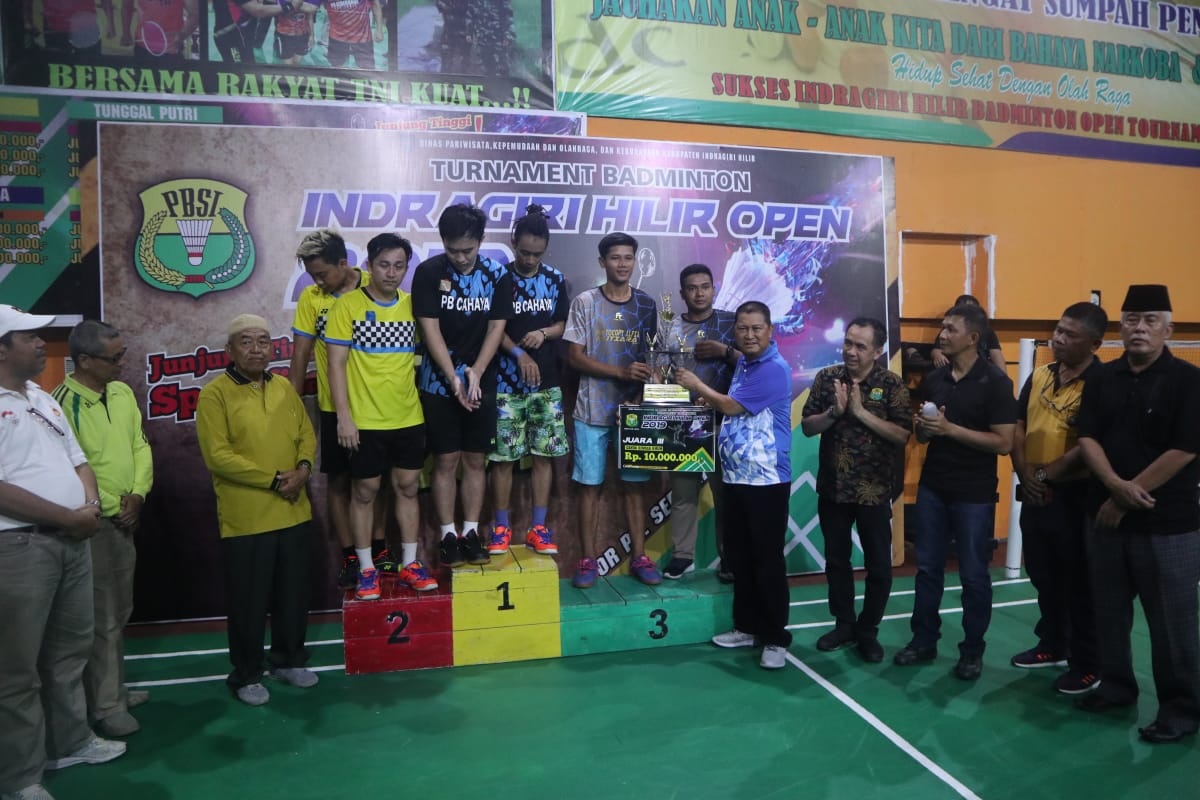 Tutup Inhil Badminton Open Turnament 2019, Wabup SU Harap Muncul Atlet Muda Berbakat
