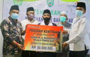 Bank Riau Kepri Serahkan Bantuan untuk Pospes di Kabupaten Siak